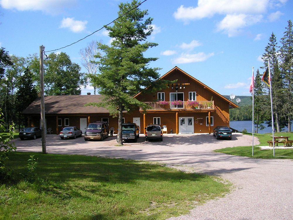 Motel Ours Bleu Lac-Saguay Luaran gambar