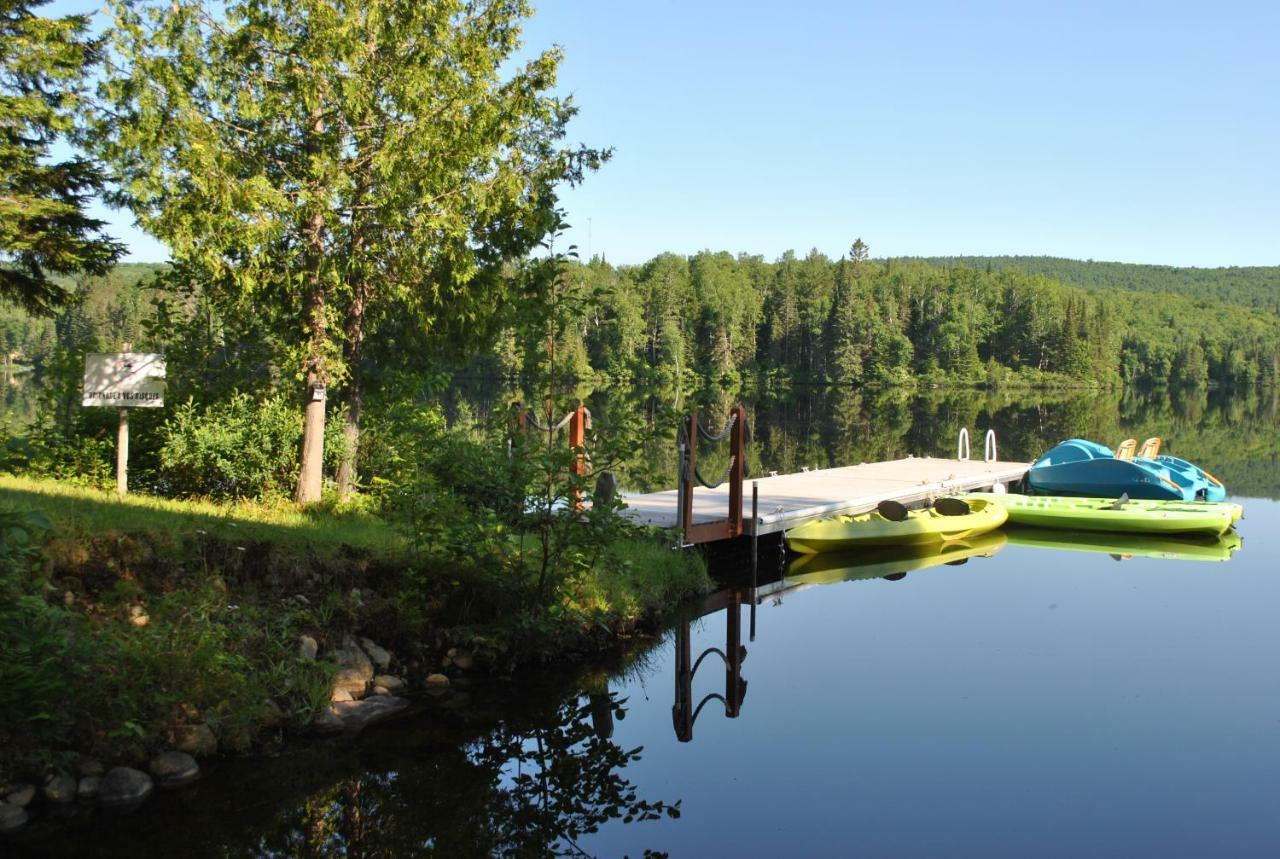 Motel Ours Bleu Lac-Saguay Luaran gambar